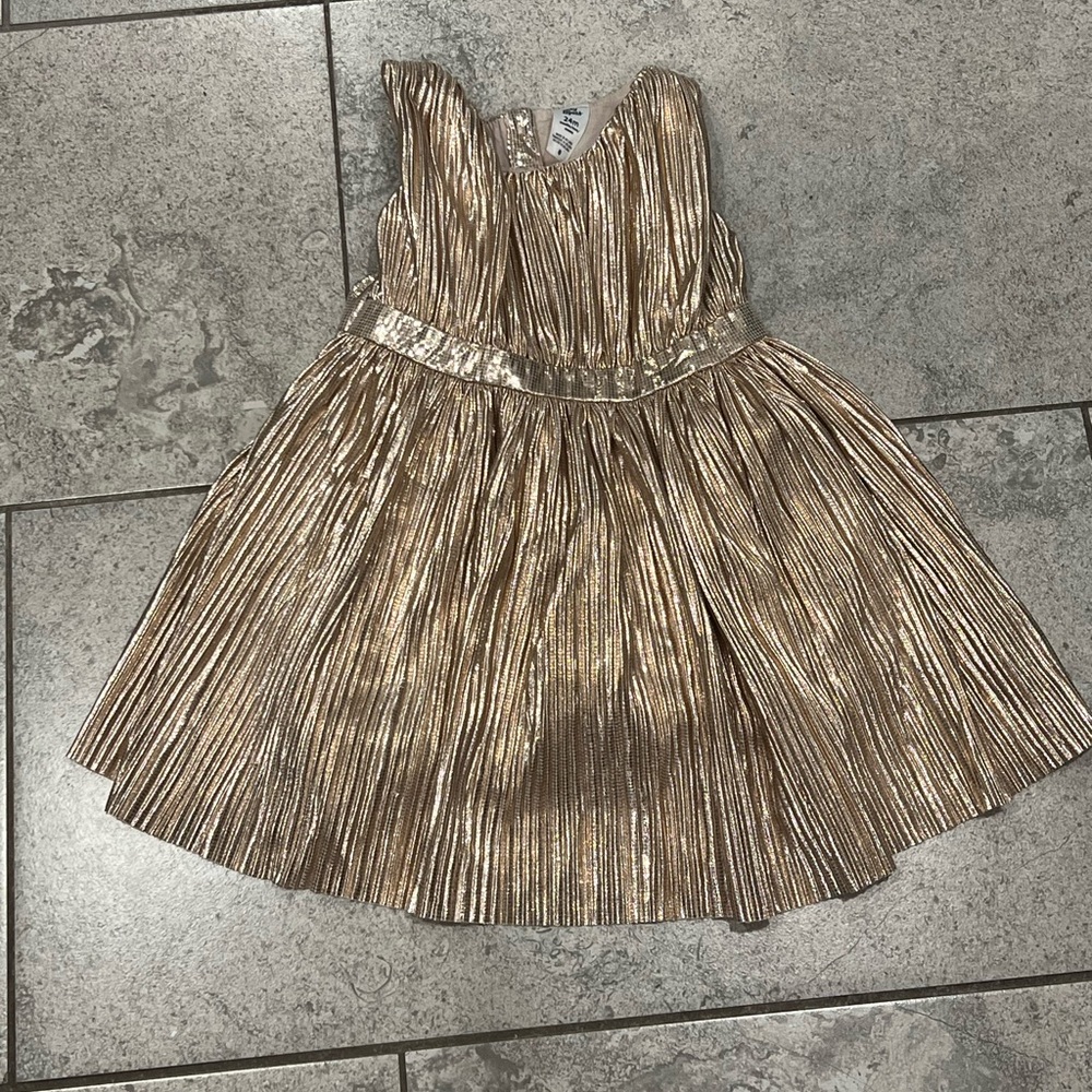 Like New- Carter’s dress size 24 months